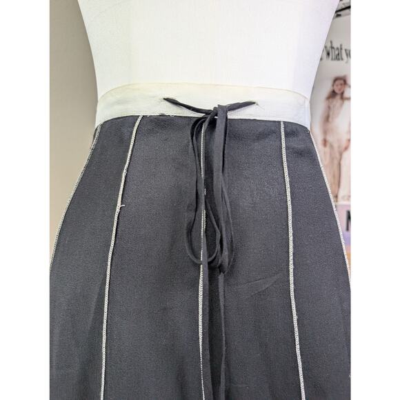 Vintage Gothic Skirt - Picture 3 of 6